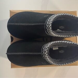 UGG Tasman Black and Gray Slippers